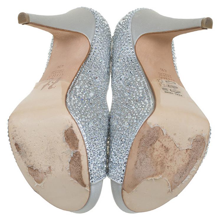 مملوكة مسبقًا Gina White Satin Crystal Embellished Peep Toe Platform Pumps Size 37.5