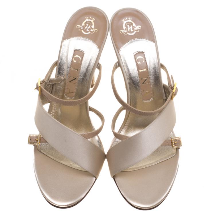 مملوكة مسبقًا Gina Beige Satin Cross Strap Slides Size 39