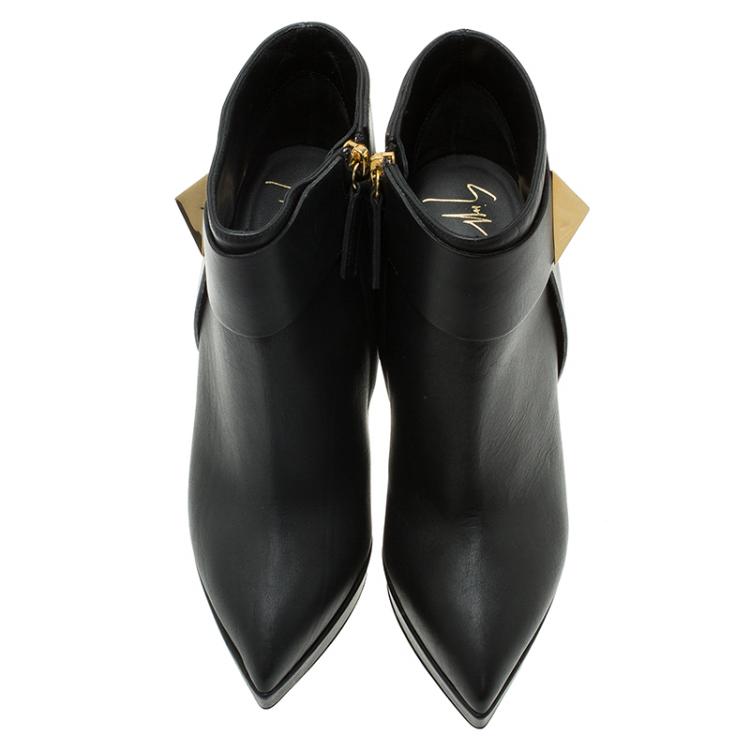 Pre Owned Giuseppe Zanotti Black Leather Pyramid Stud Platform Ankle Boots Size 37.5