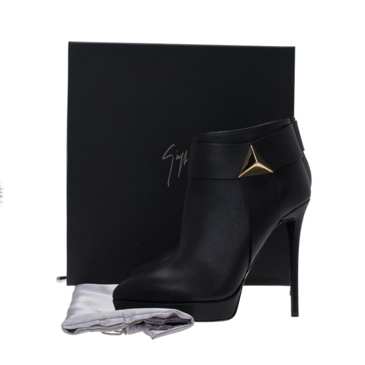 Pre Owned Giuseppe Zanotti Black Leather Pyramid Stud Platform Ankle Boots Size 39