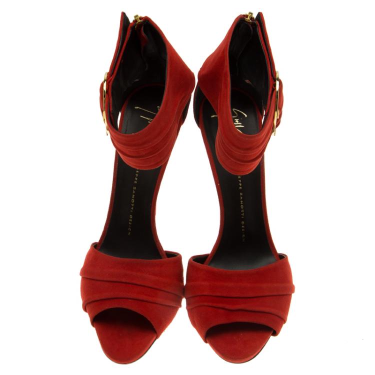 مملوكة مسبقًا Giuseppe Zanotti Red Pleated Suede Ankle Strap Sandals Size 40