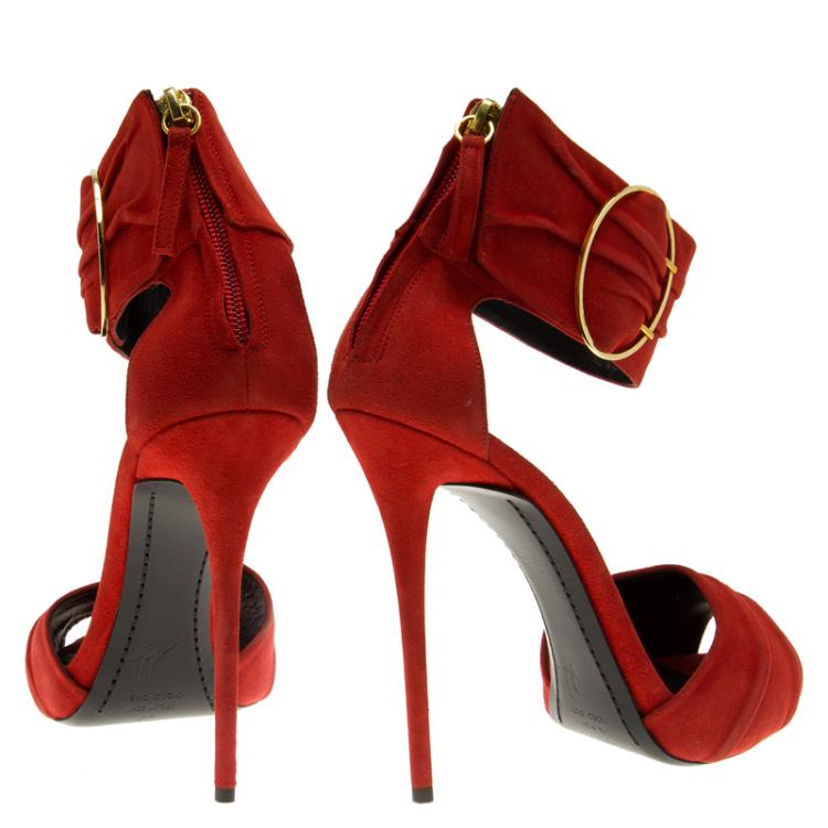 مملوكة مسبقًا Giuseppe Zanotti Red Pleated Suede Ankle Strap Sandals Size 40