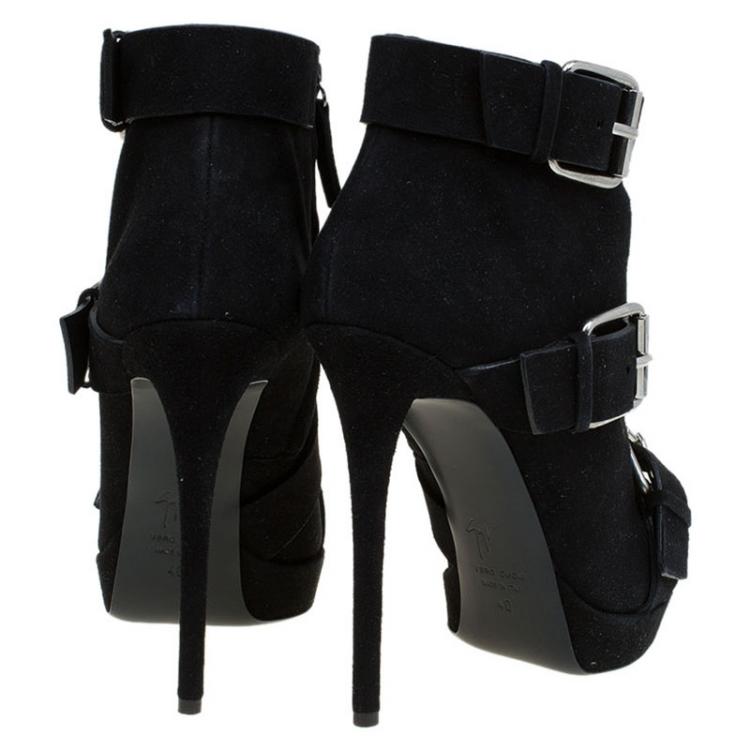 مملوكة مسبقًا Giuseppe Zanotti Black Buckled Suede Platform Ankle Boots Size 40