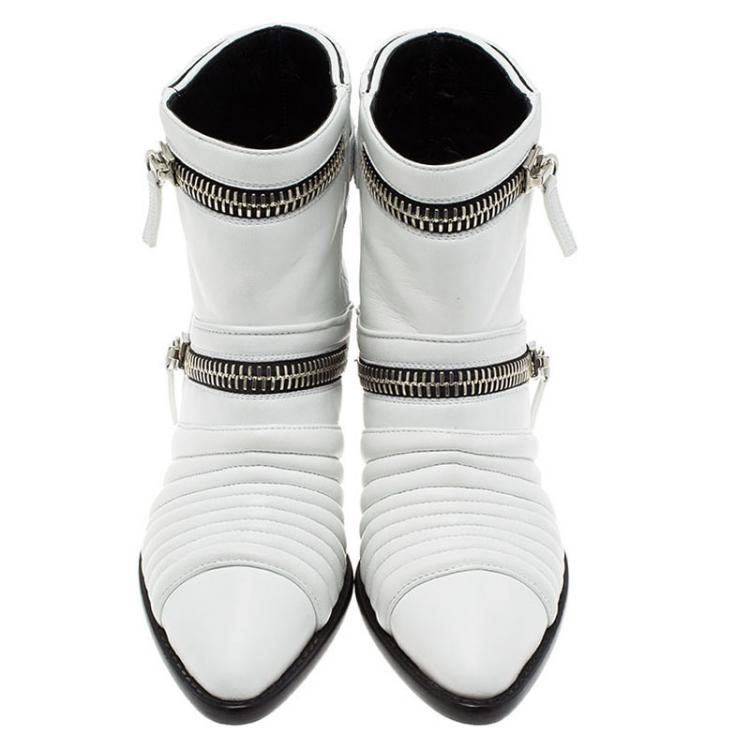 مملوكة مسبقًا Giuseppe Zanotti White Quilted Leather Ankle Boots Size 40
