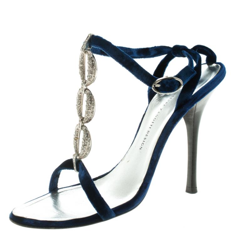 VICINI STRAP SANDAL | angeloawards.com