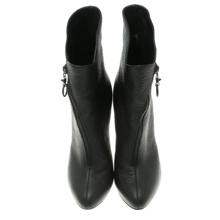 مملوكة مسبقًا Giuseppe Zanotti Black Leather Faux Zipper Accent Pointed Toe Ankle Boots Size 40.5