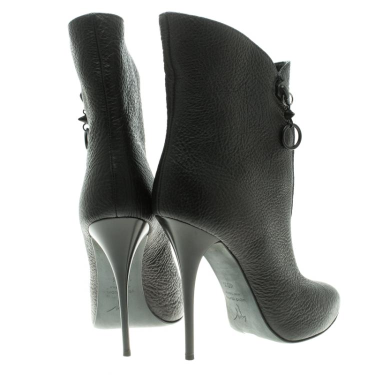 مملوكة مسبقًا Giuseppe Zanotti Black Leather Faux Zipper Accent Pointed Toe Ankle Boots Size 40.5