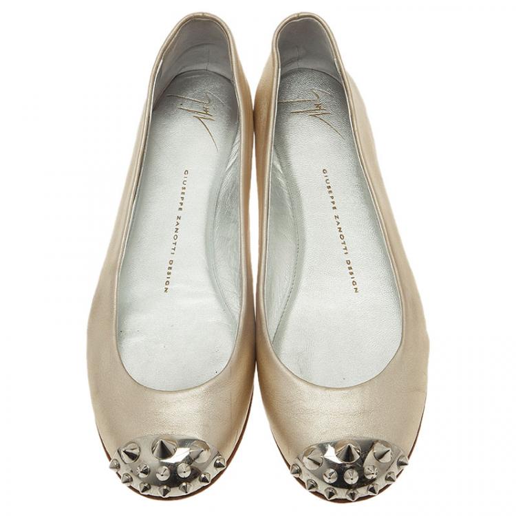 Pre Owned Giuseppe Zanotti Silver Leather Spiked Cap Toe Ballet Flats Size 37 