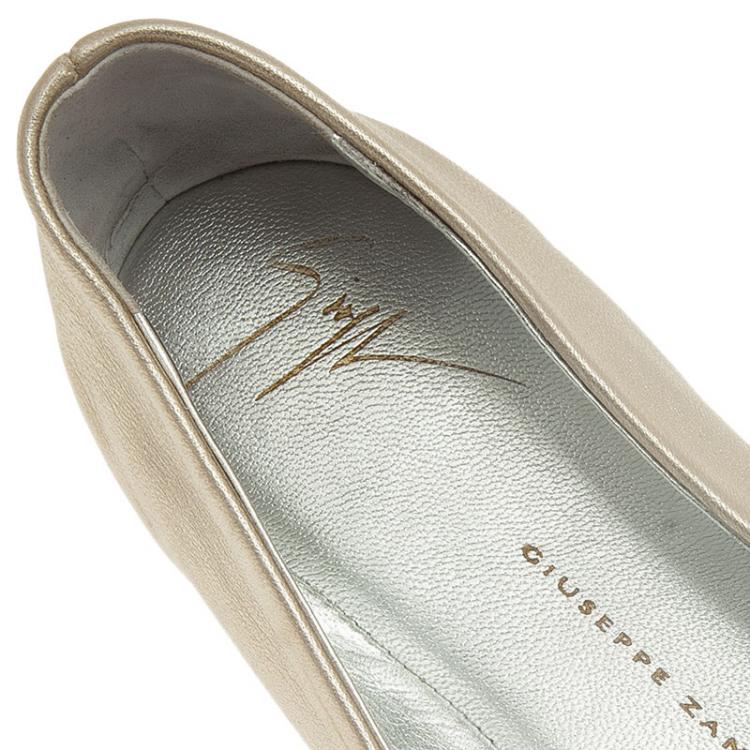 Pre Owned Giuseppe Zanotti Silver Leather Spiked Cap Toe Ballet Flats Size 37 
