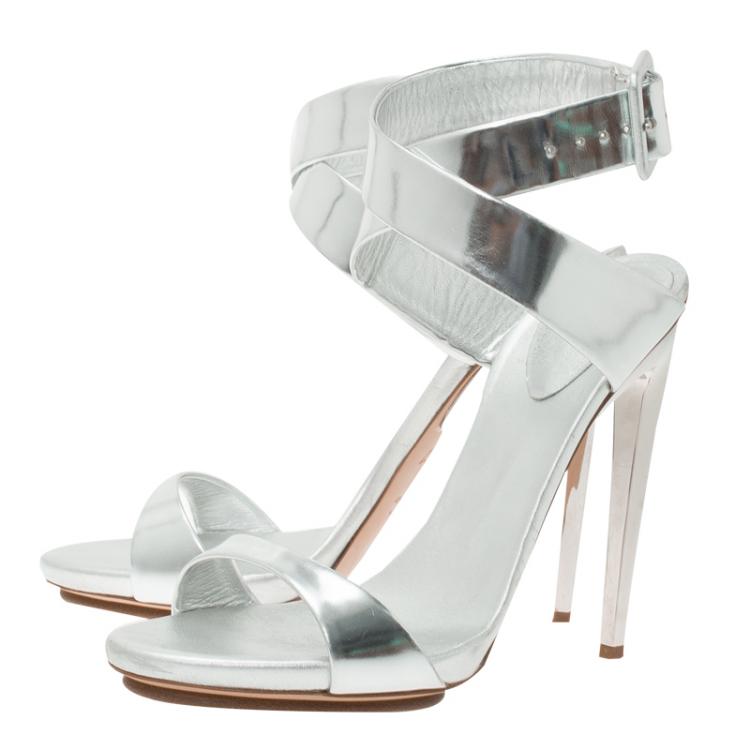 Pre Owned Giuseppe Zanotti Silver Metallic Leather Criss Cross Platform Sandals Size 39.5