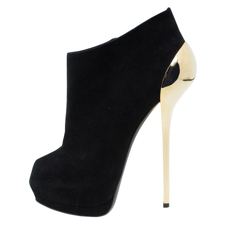 مملوكة مسبقًا Giuseppe Zanotti Black Suede Lacquered Heel Peep Toe Platform Ankle Boots Size 40