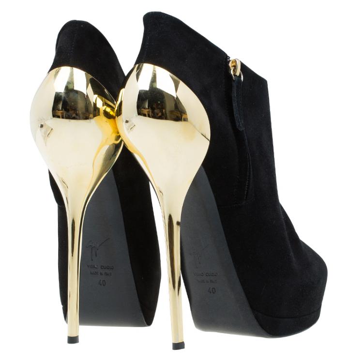 مملوكة مسبقًا Giuseppe Zanotti Black Suede Lacquered Heel Peep Toe Platform Ankle Boots Size 40