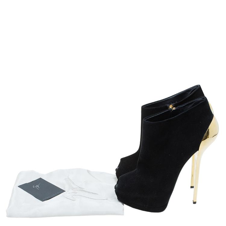مملوكة مسبقًا Giuseppe Zanotti Black Suede Lacquered Heel Peep Toe Platform Ankle Boots Size 40
