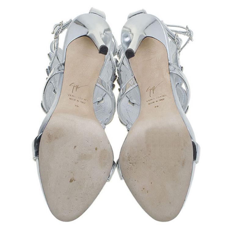 Pre Owned Giuseppe Zanotti Silver Metallic Leather Argent Metal Wing Embellished Strappy Sandals Size 39