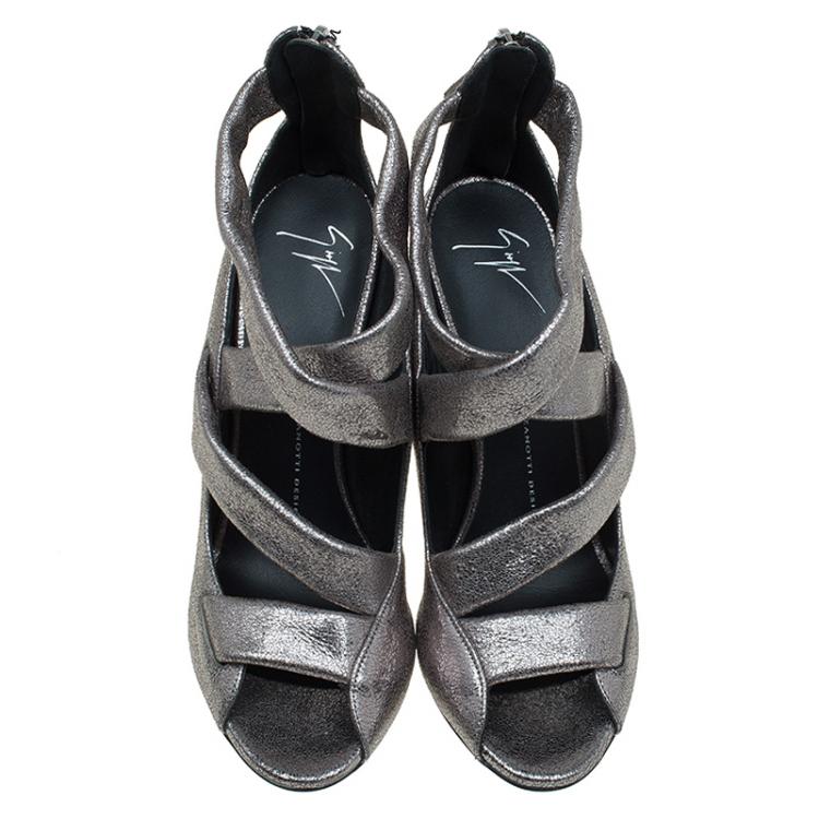 Pre Owned Giuseppe Zanotti Silver Metallic Leather Criss Cross Sandals Size 40