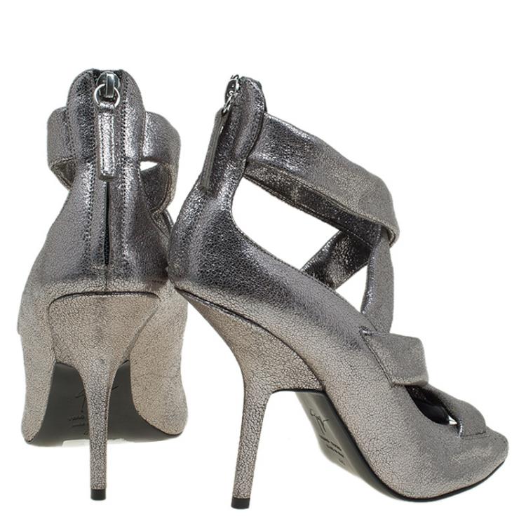 Pre Owned Giuseppe Zanotti Silver Metallic Leather Criss Cross Sandals Size 40