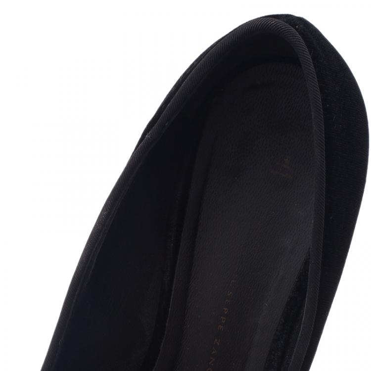 مملوكة مسبقًا Giuseppe Zanotti Black Velvet Spiked Block Heel Pumps Size 38