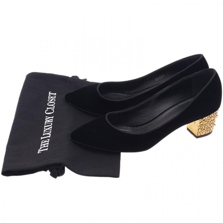 مملوكة مسبقًا Giuseppe Zanotti Black Velvet Spiked Block Heel Pumps Size 38