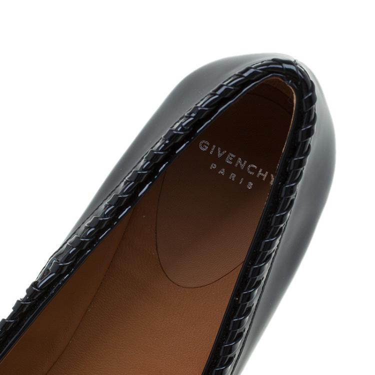 Pre Owned Givenchy Black Patent Whipstitch Detail Star Studded Ballet Flats Size 38