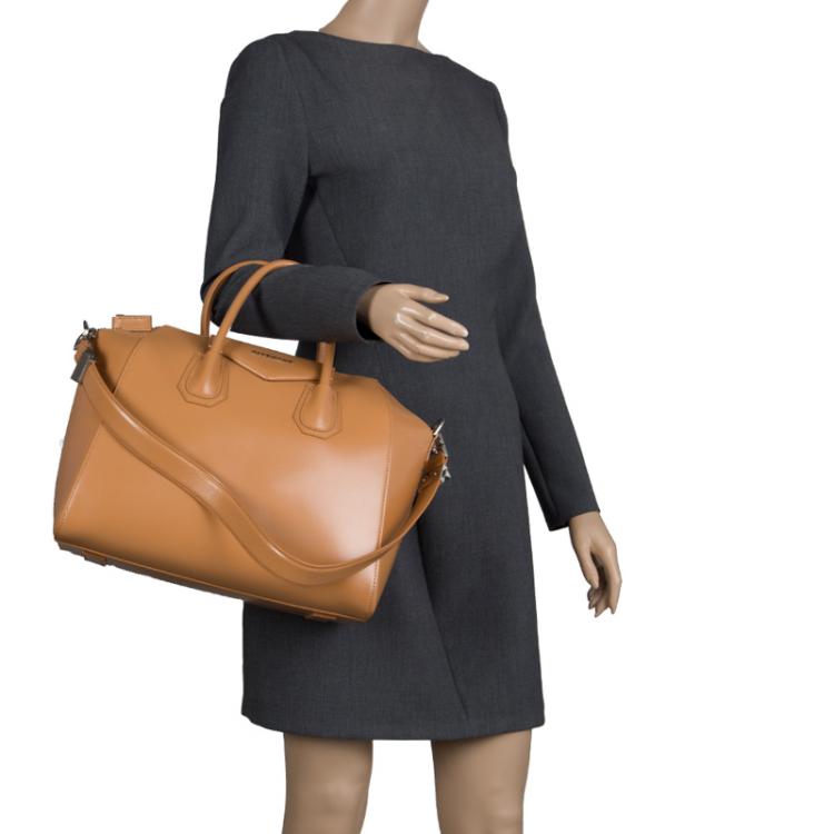 Givenchy Antigona Medium Leather Shoulder Bag Beige