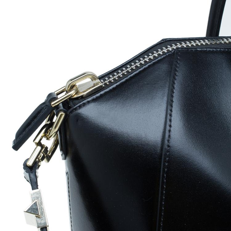 مملوكة مسبقًا Givenchy Black Shine Leather Medium Antigona Satchel Bag