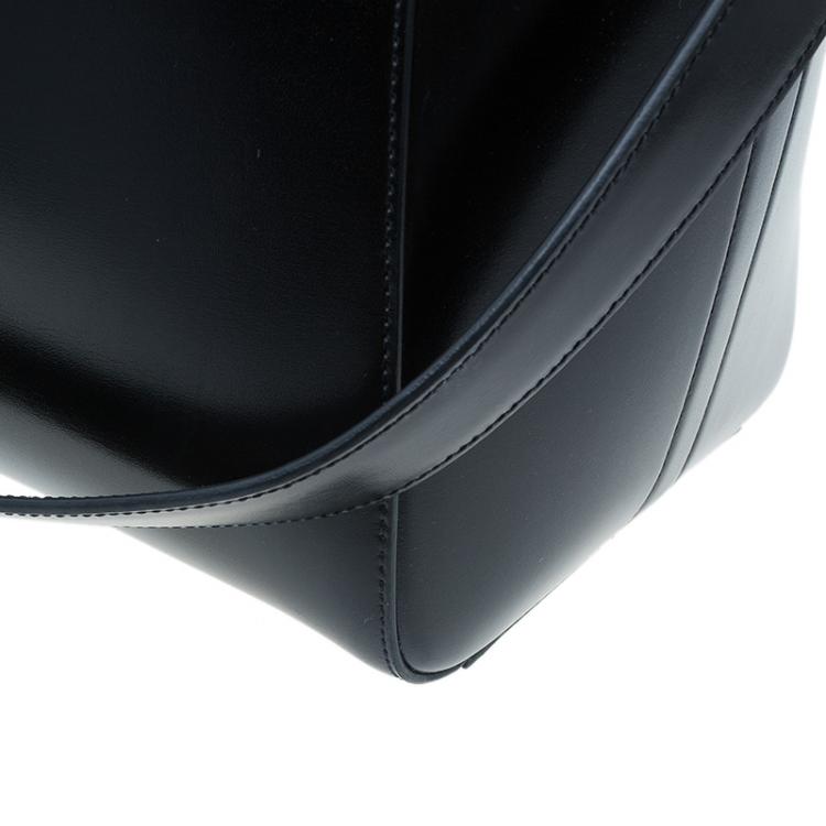مملوكة مسبقًا Givenchy Black Shine Leather Medium Antigona Satchel Bag