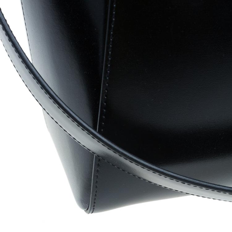 مملوكة مسبقًا Givenchy Black Shine Leather Medium Antigona Satchel Bag