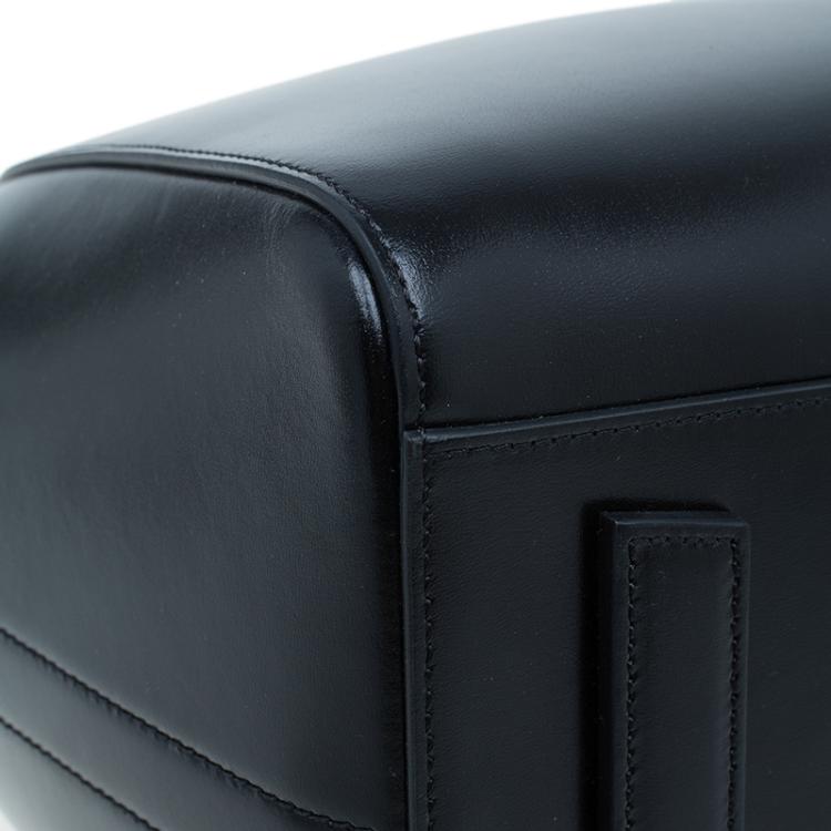 مملوكة مسبقًا Givenchy Black Shine Leather Medium Antigona Satchel Bag