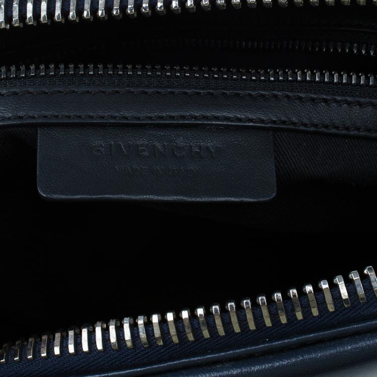 مملوكة مسبقًا Givenchy Navy Blue Leather Small Antigona Satchel Bag