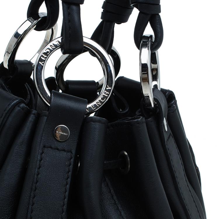 مملوكة مسبقًا Givenchy Black Leather Small Pumpkin Bag