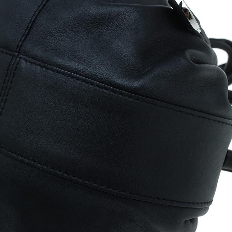 مملوكة مسبقًا Givenchy Black Leather Small Pumpkin Bag