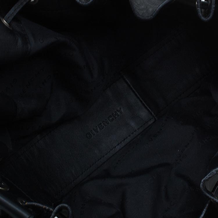 مملوكة مسبقًا Givenchy Black Leather Small Pumpkin Bag