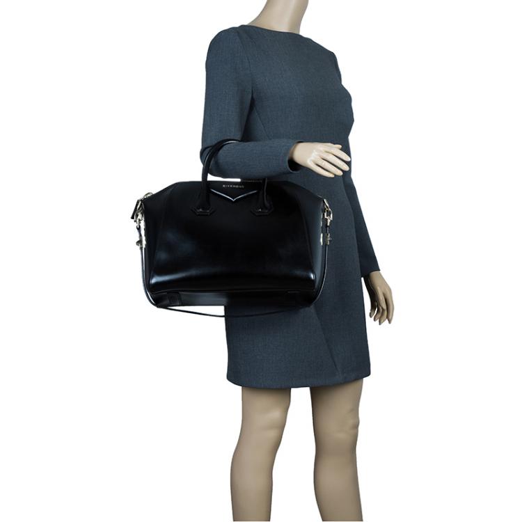 مملوكة مسبقًا Givenchy Black Leather Medium Antigona Satchel