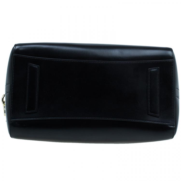 مملوكة مسبقًا Givenchy Black Leather Medium Antigona Satchel