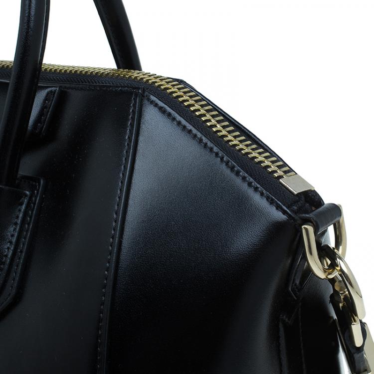مملوكة مسبقًا Givenchy Black Leather Medium Antigona Satchel