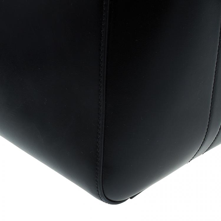 مملوكة مسبقًا Givenchy Black Leather Medium Antigona Satchel