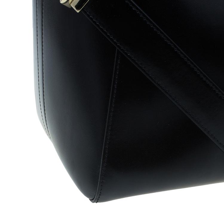 مملوكة مسبقًا Givenchy Black Leather Medium Antigona Satchel