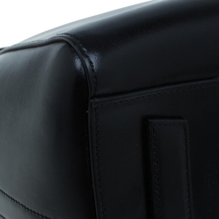 مملوكة مسبقًا Givenchy Black Leather Medium Antigona Satchel