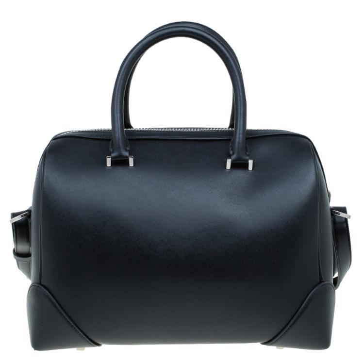 Pre Owned Givenchy Black Leather Medium Lucrezia Star Duffle Bag