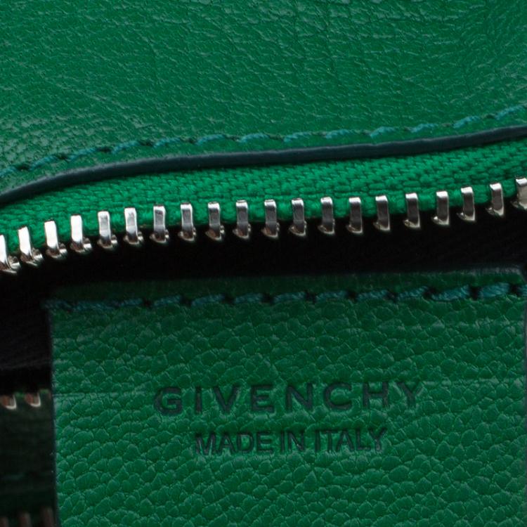 Pre Owned Givenchy Green Leather Pandora Wristlet Clutch