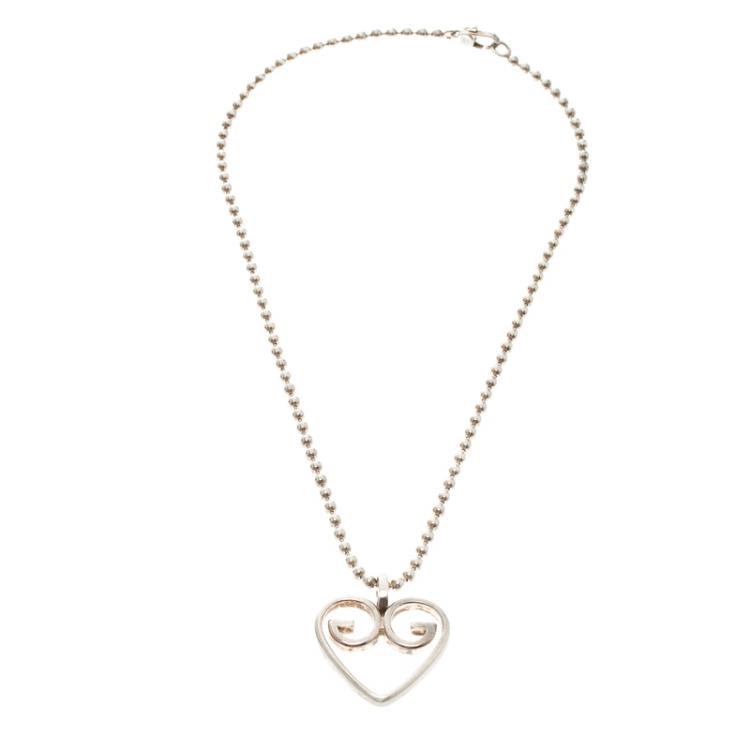 Pre Owned Gucci GG Heart Silver Pendant Necklace