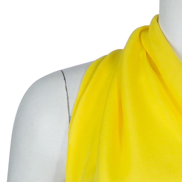 Pre Owned Gucci Yellow Asymmetrical Neckline Sleeveless Silk Top M