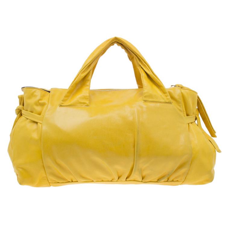 مملوكة مسبقًا Gucci Yellow Leather Small Hysteria Satchel