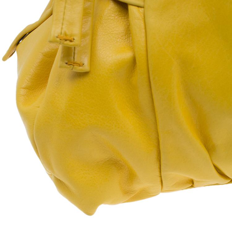 مملوكة مسبقًا Gucci Yellow Leather Small Hysteria Satchel