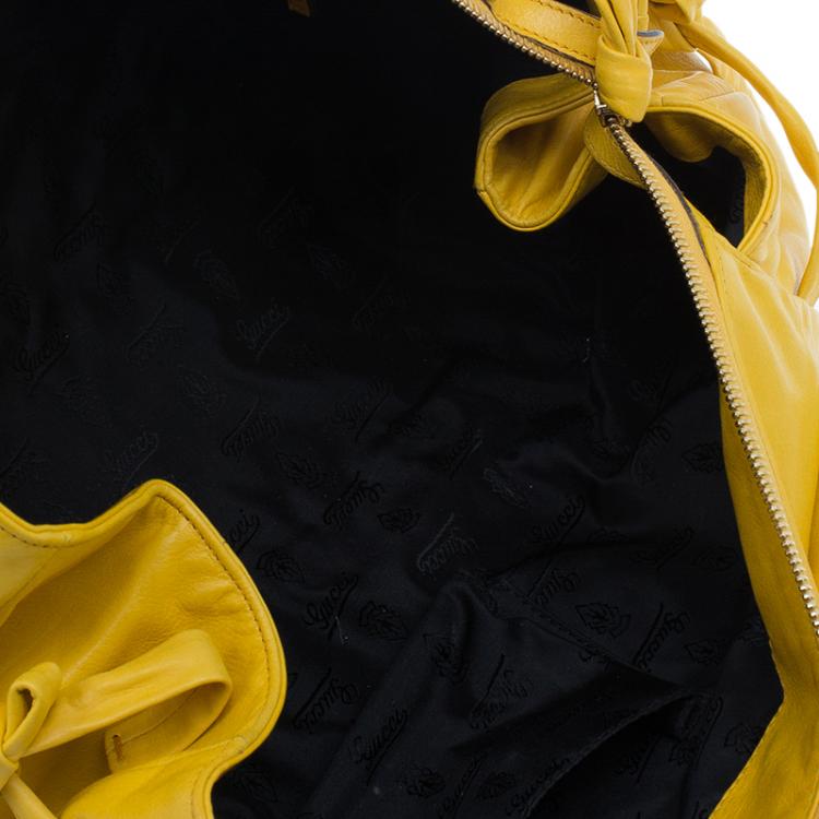 مملوكة مسبقًا Gucci Yellow Leather Small Hysteria Satchel