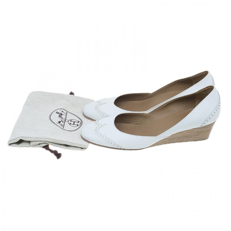 Pre Owned Hermes White Brogue Leather Wedge Pumps Size 39