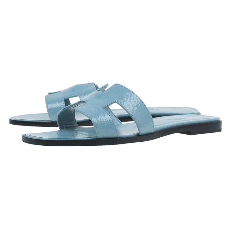 Pre Owned Hermes Light Blue Patent Leather Oran Sandals Size 36.5