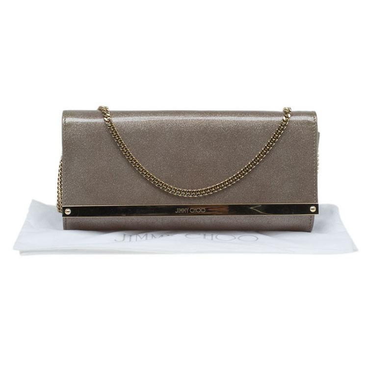 مملوكة مسبقًا Jimmy Choo Beige Patent Leather Glitter Milla Chain Clutch