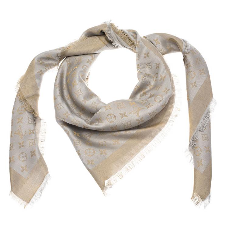 Châle monogram shine silk scarf Louis Vuitton Gold in Silk - 32986159