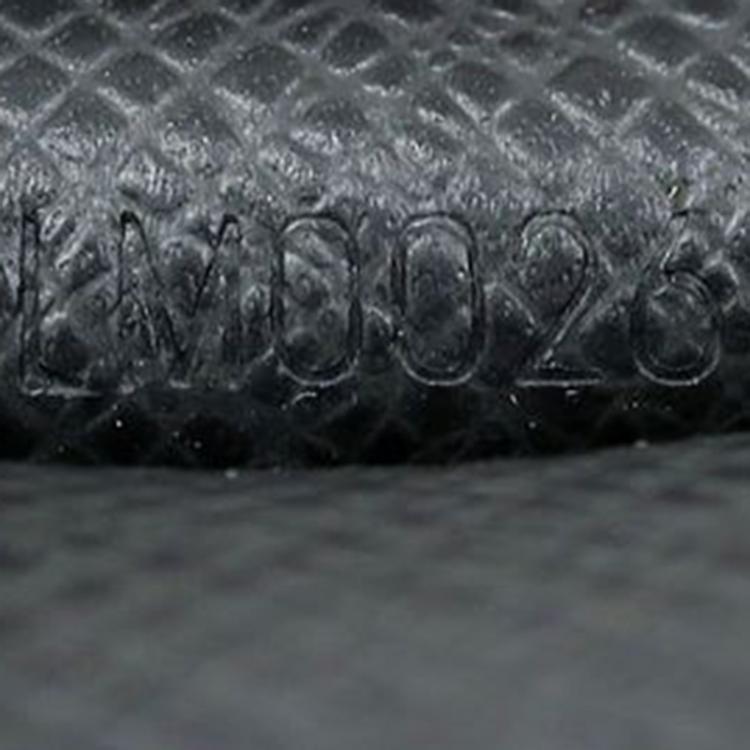 مملوكة مسبقًا Louis Vuitton Ardoise Taiga Leather Trousse Ivan Toiletry Bag